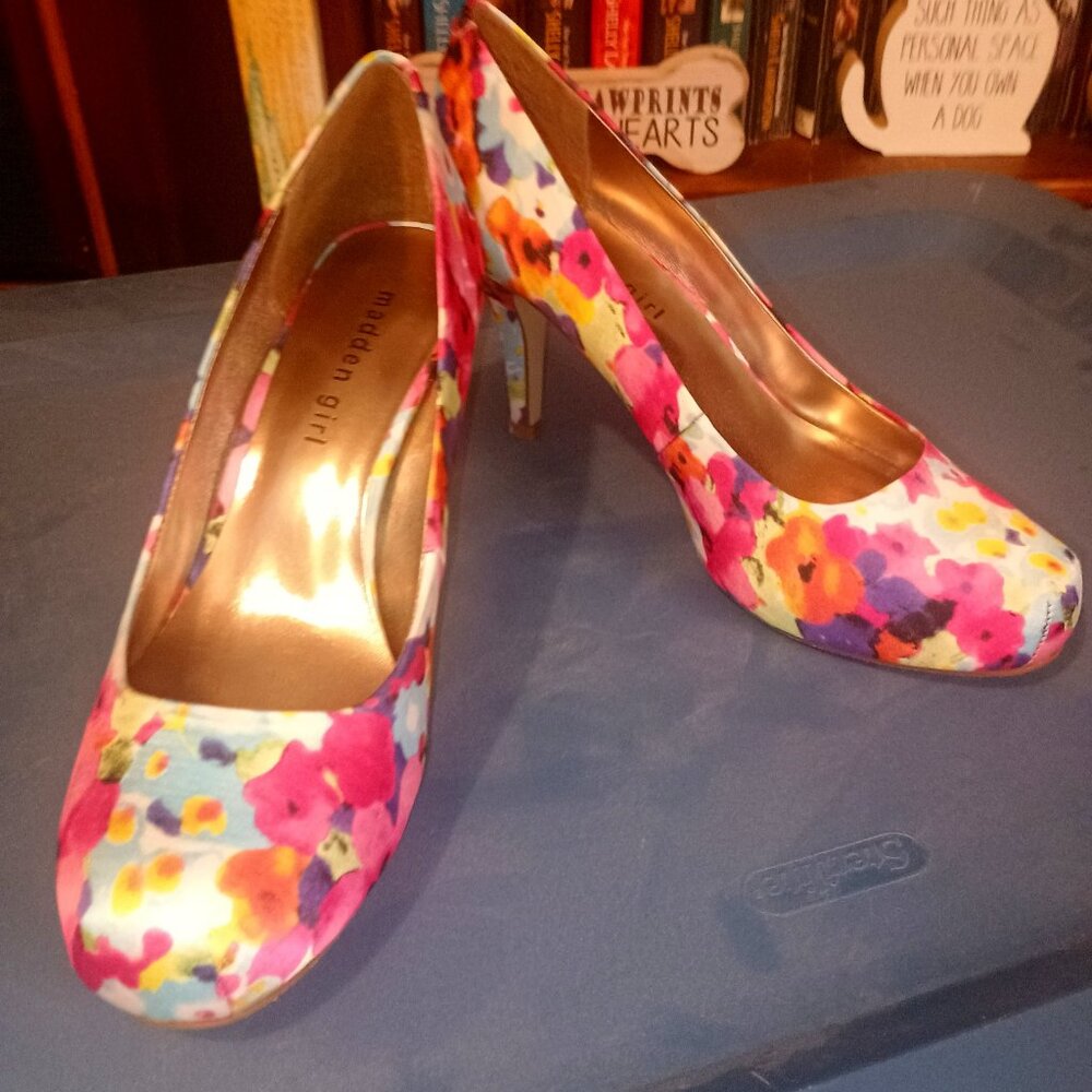 Madden Girl Getta Floral Multi Dress Heeled Shoes SIze 8.5